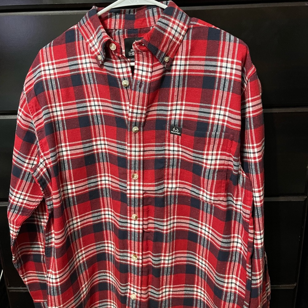 NWT. Men’s Real Tree flannel size M